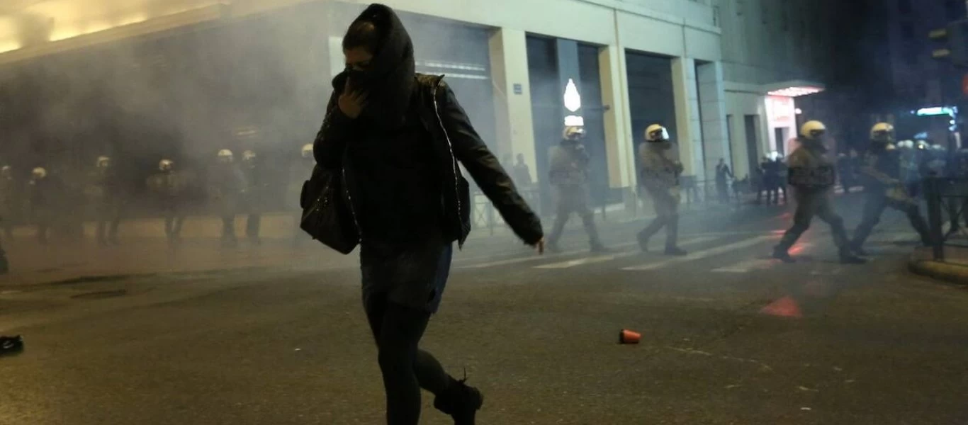 Βίντεο από την επίθεση των ΜΑΤ σε πολίτες - Κάτοικοι της Κυψέλης φώναζαν: «Φύγετε από εδώ - Μην τους χτυπάτε»